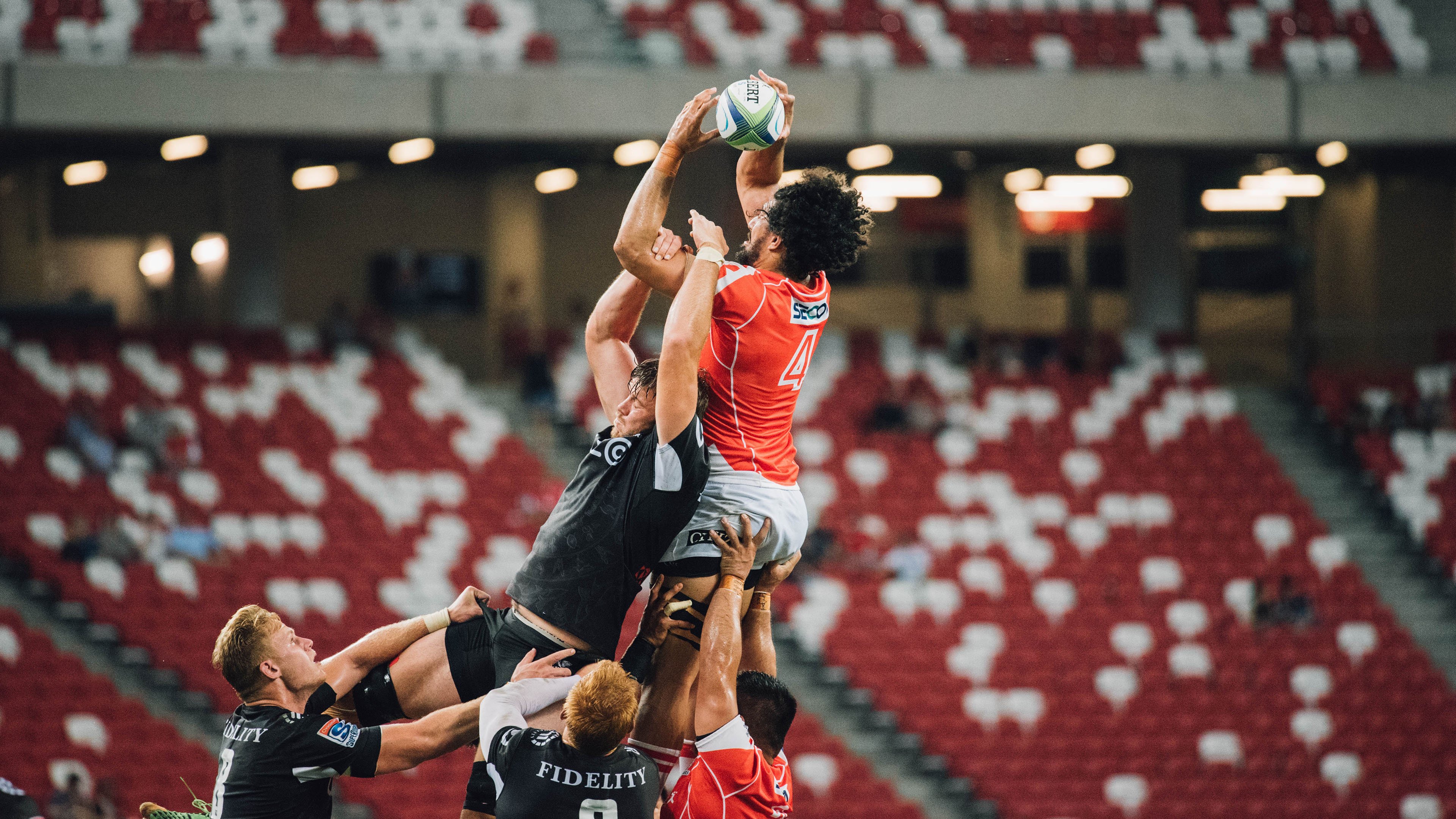 开云官方网页登录-国际运动更新：女子比赛中的惊险一幕！，国外女子比赛