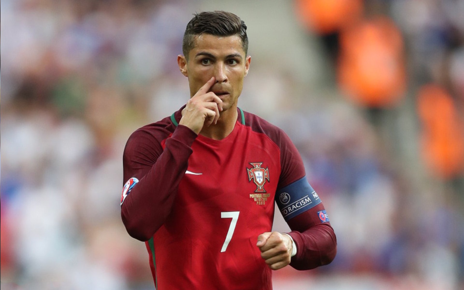 巴西男足在预选赛中表现不佳，未能晋级巴黎，巴西男足夺冠拒穿中国品牌